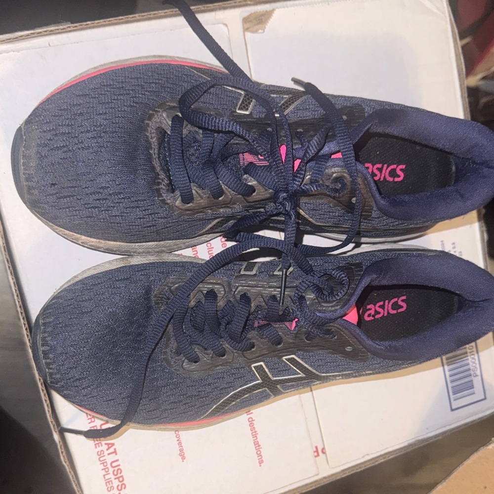 📌 ASICS GT-1000 Running Shoes – Women’s Size 8